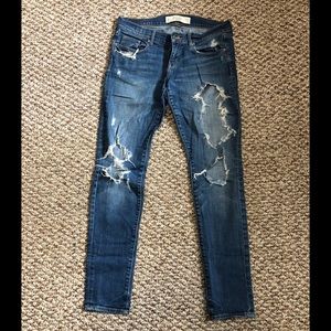 🍄abercrombie & fitch distressed skinny jeans
